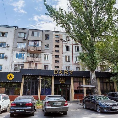 Прекрасные Апартаменты На Арбате Almaty Exteriér fotografie